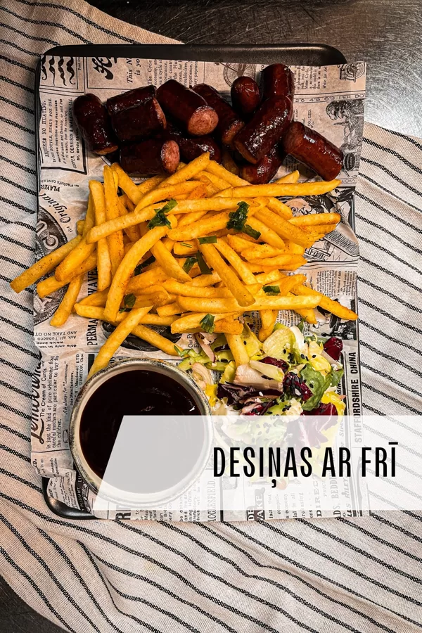 Desiņas ar frī kartupeļiem