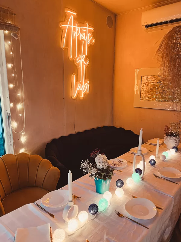 Svinības Spura cafe
