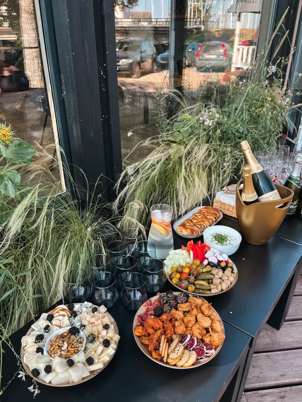 svinības Spura cafe
