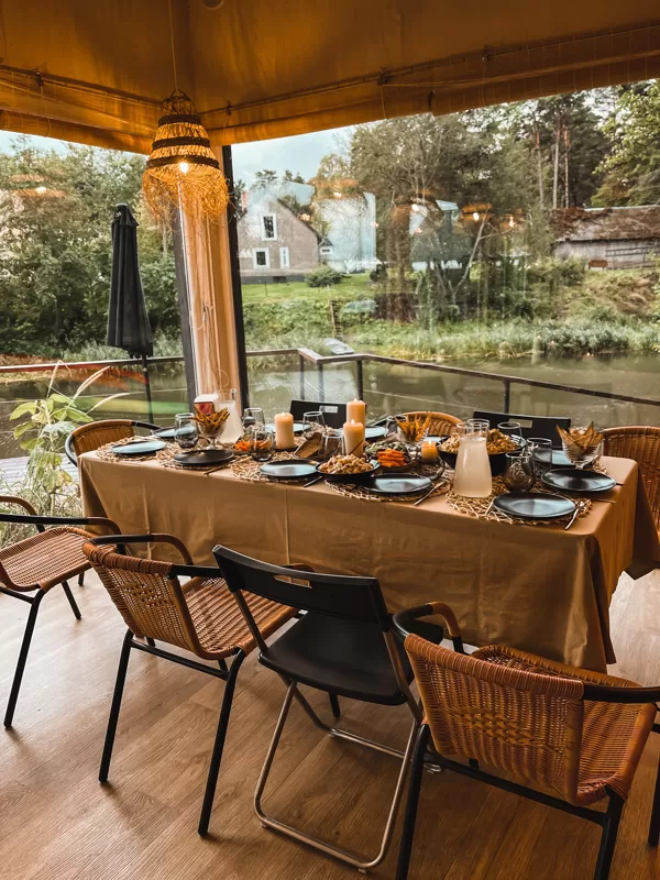 Svinības Spura cafe