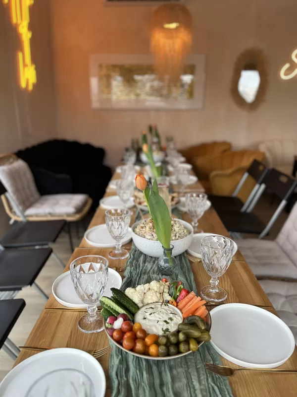 Svinības Spura cafe